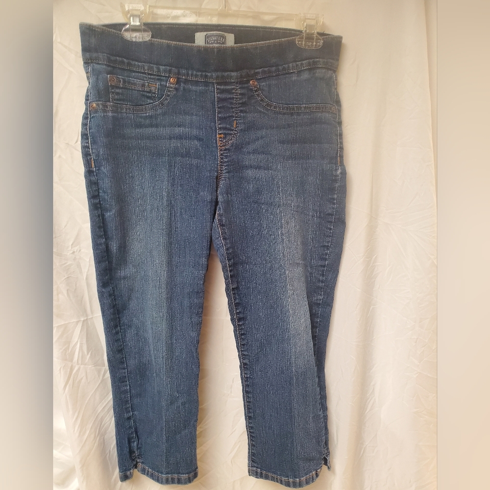 Levi's woman's stretchy capris